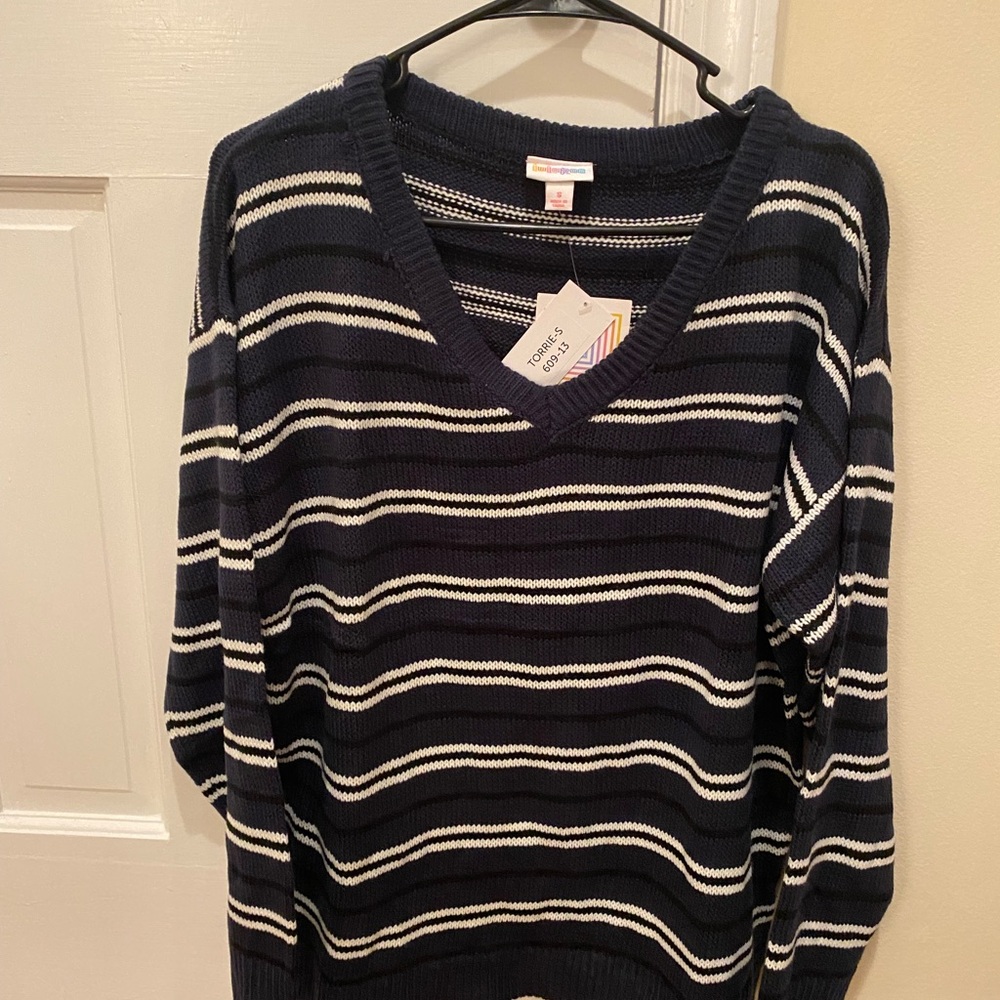 Lularoe Torrie Sweater NWT Small